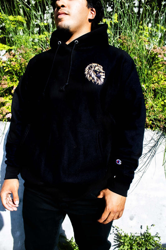 Sweater - Lion Embroidered